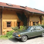 Holzhaus Im Gruenen B&B